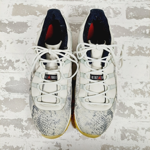 Nike Jordan 11 Retro Low Light Bone Snakeskin Lace Up Athleisure Sneakers A548 - Picture 8 of 10